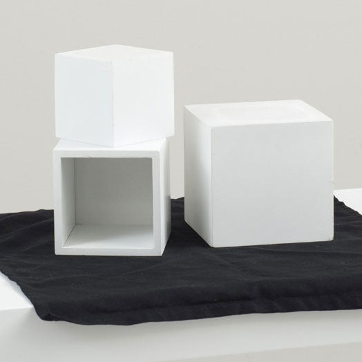 White wood cubes riser set